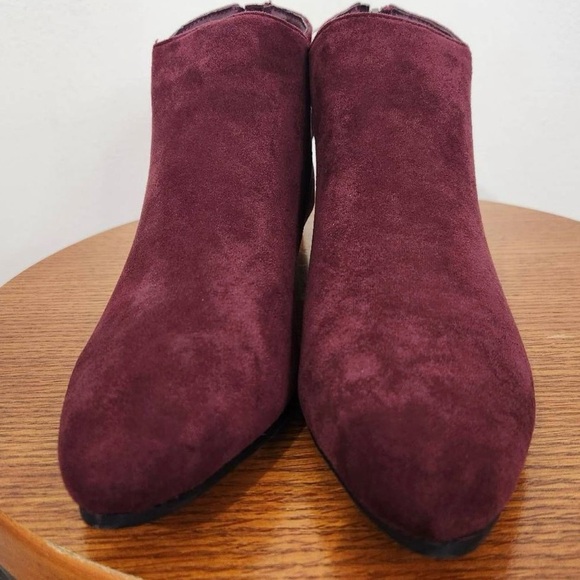 Seven7 Oxblood Ankle Bootie NWT Size 8 Wine Micro Suede Bootie - Picture 2 of 11